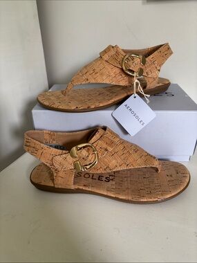 NWT AEROSOLES  "Isa" Cork Thong Sandals with Gold Buckle